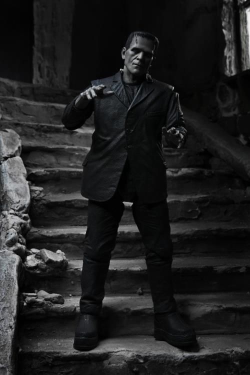 NECA Ultimate Frankenstein Blanco y negro