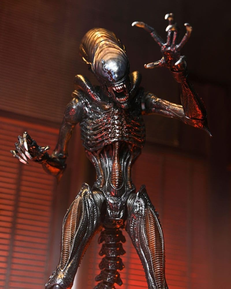 NECA Ultimate Alien Romulus Scorched Xenomorph