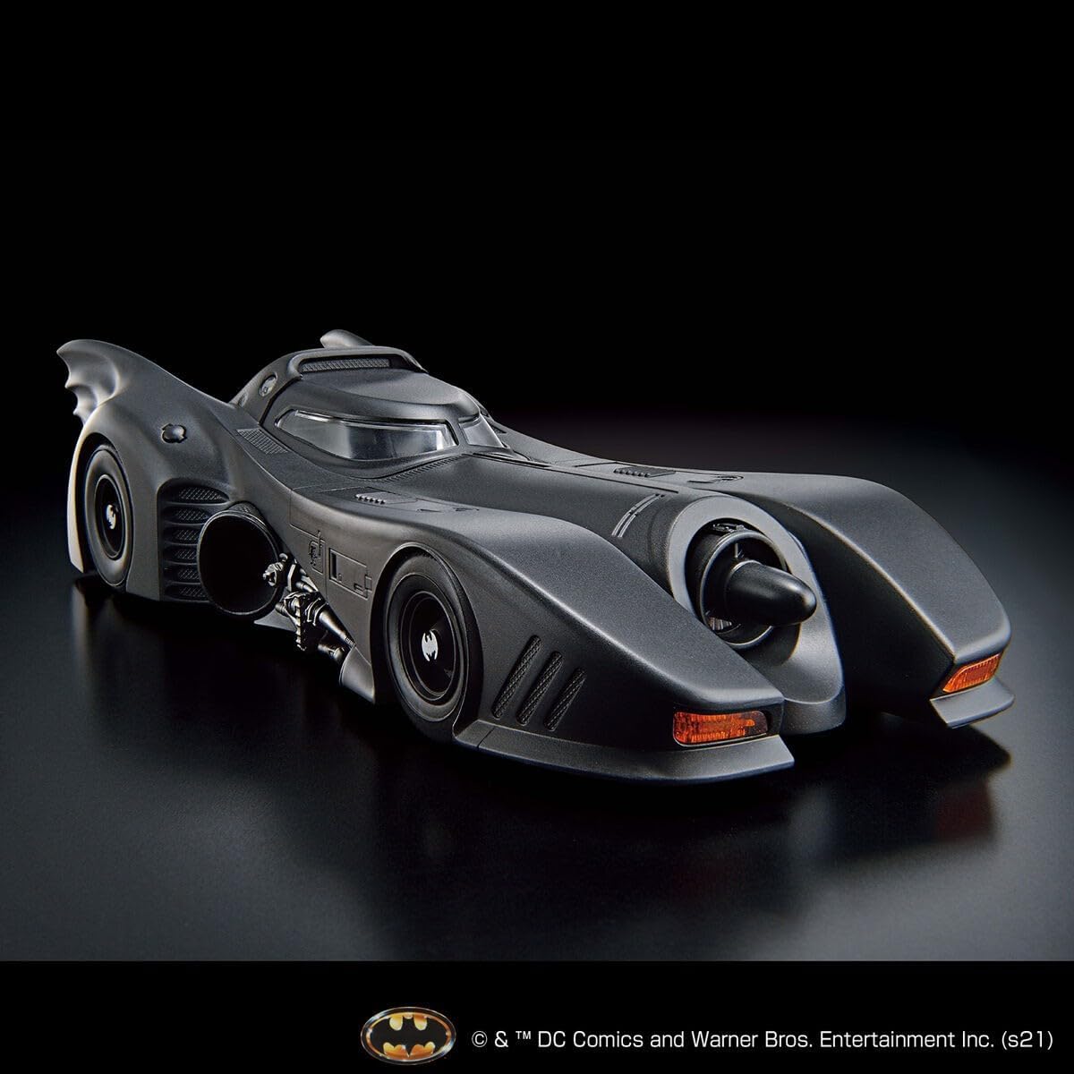 Bandai Hobby Kit de Modelo DC Comics - Batimovil Batman 1989    1/35 SCALE