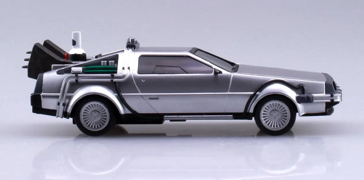 Aoshima Volver al Futuro Time Machine Parte II Escala 1:43