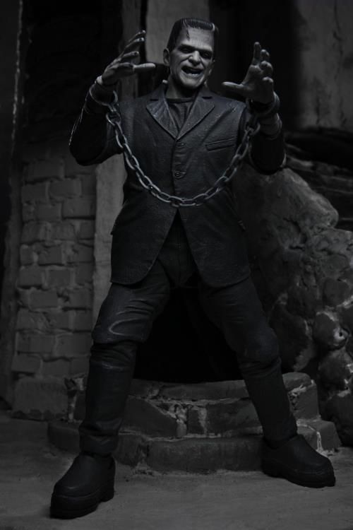 NECA Ultimate Frankenstein Blanco y negro