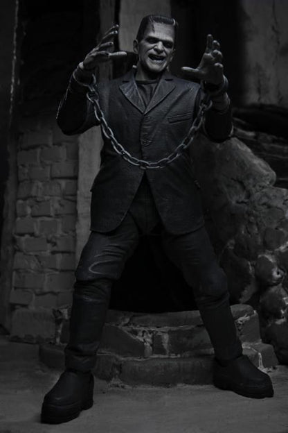 NECA Ultimate Frankenstein Blanco y negro