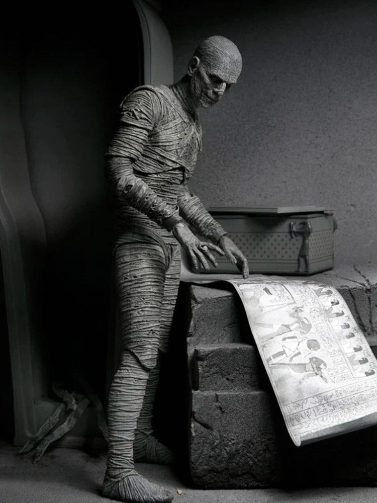 NECA Ultimate La momia Blanco y negro