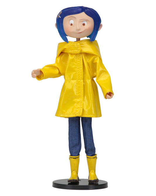 NECA Coraline con impermeable