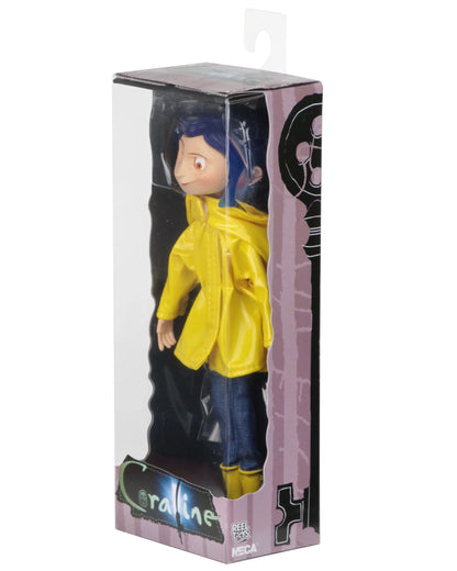 NECA Coraline con impermeable