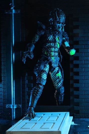 NECA Ultimate Predator 2 battle damage