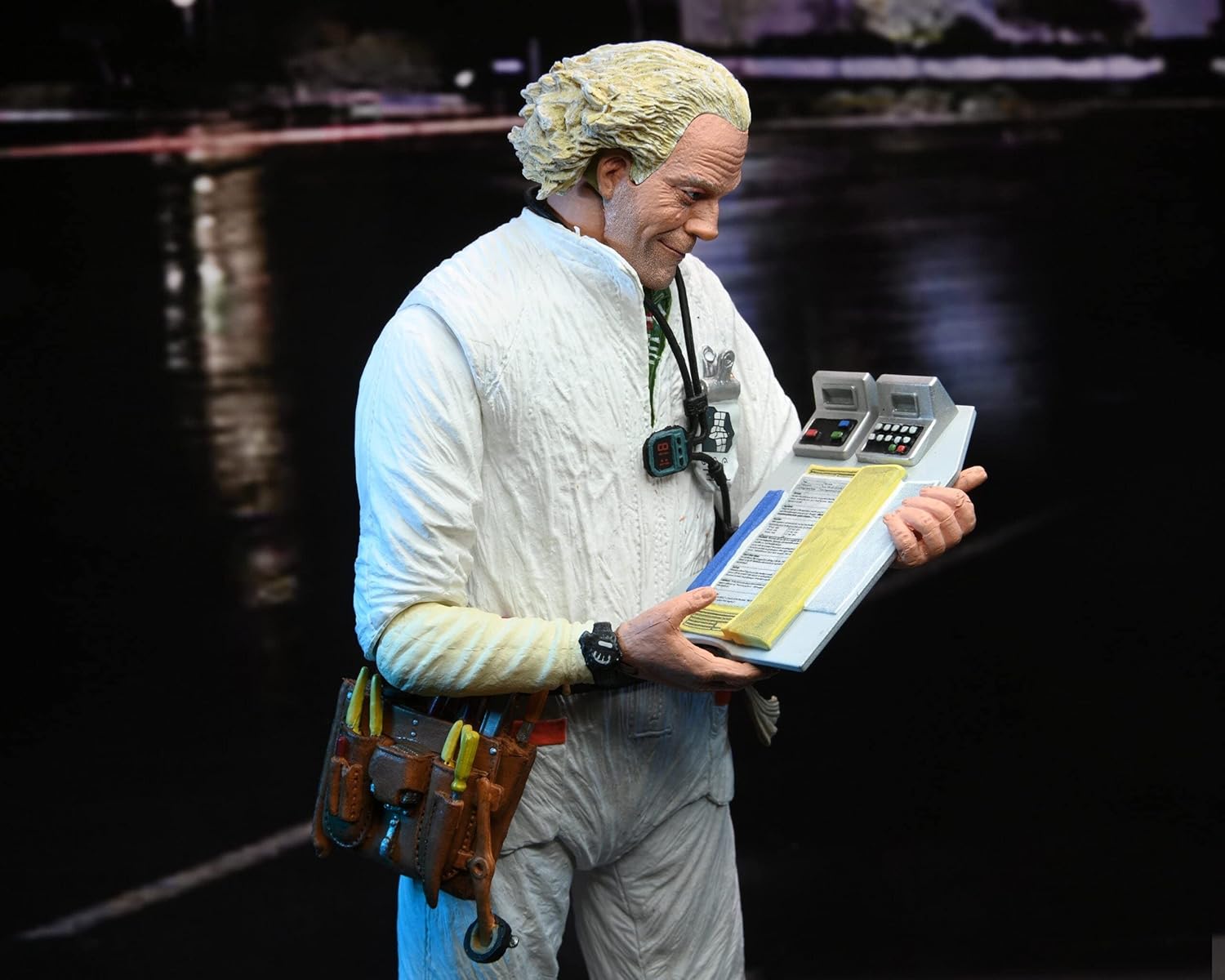 NECA Ultimate Volver al Futuro - Doc traje blanco
